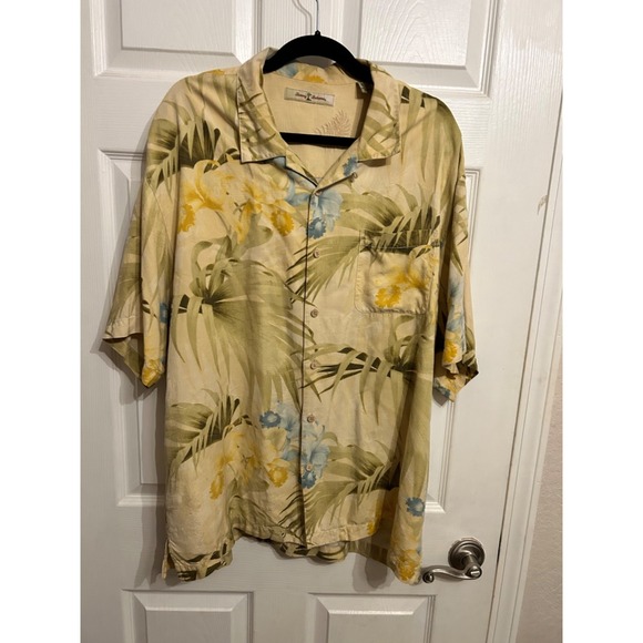Tommy Bahama Men's XL Silk Tropical Hawaiian Yellow Green Floral Button Up Shirt - Picture 2 of 10